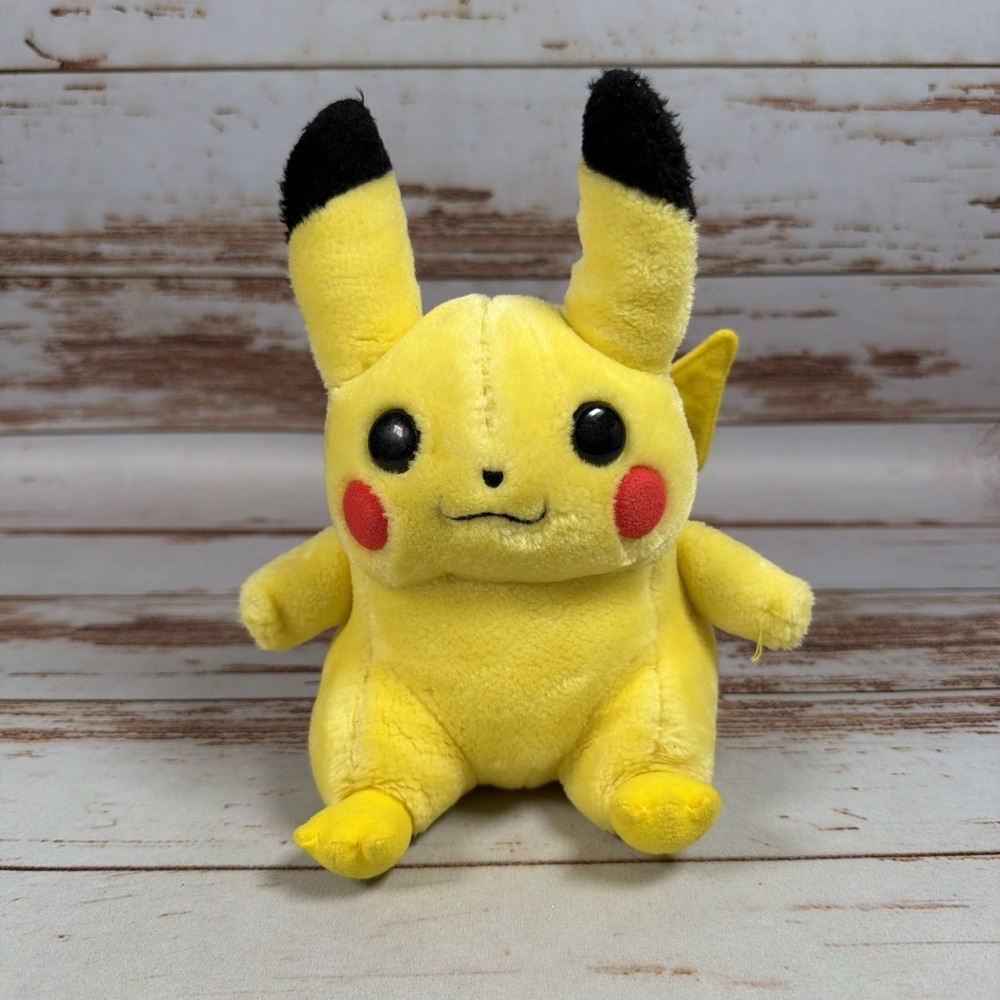Vintage 1998 Pokemon Pikachu Plush 8" Hasbro Game Freak Original Nintendo Toy